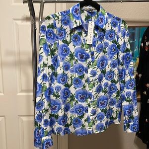 Alice + Olivia
Eloise Silk Blouse. Size XS. Brand new, COLOR Perfect Pansy